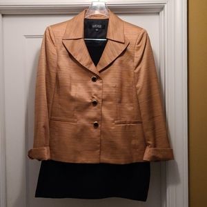 2 piece women's Kasper suit